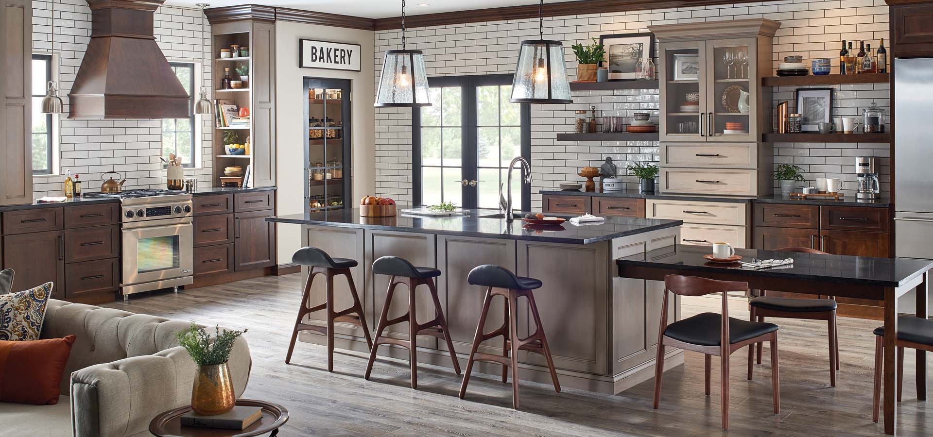 At Fieldstone Cabinetry, a cabinet isn’t punched out of wood and then stored on a warehouse
shelf until you order it. We make each cabinet by hand, one at a time in Lewes, Ocean City, Selbyville.